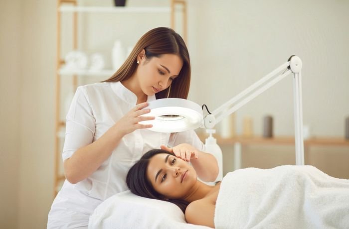 Apa yang Terjadi Saat Kita Mengurangi Frekuensi Mengevaluasi Kulit?
